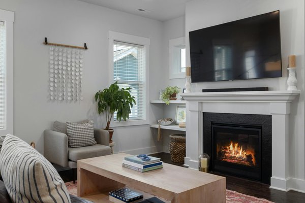 Meuble pour décorer et aménager son intérieur : quelle table basse choisir pour le salon ?