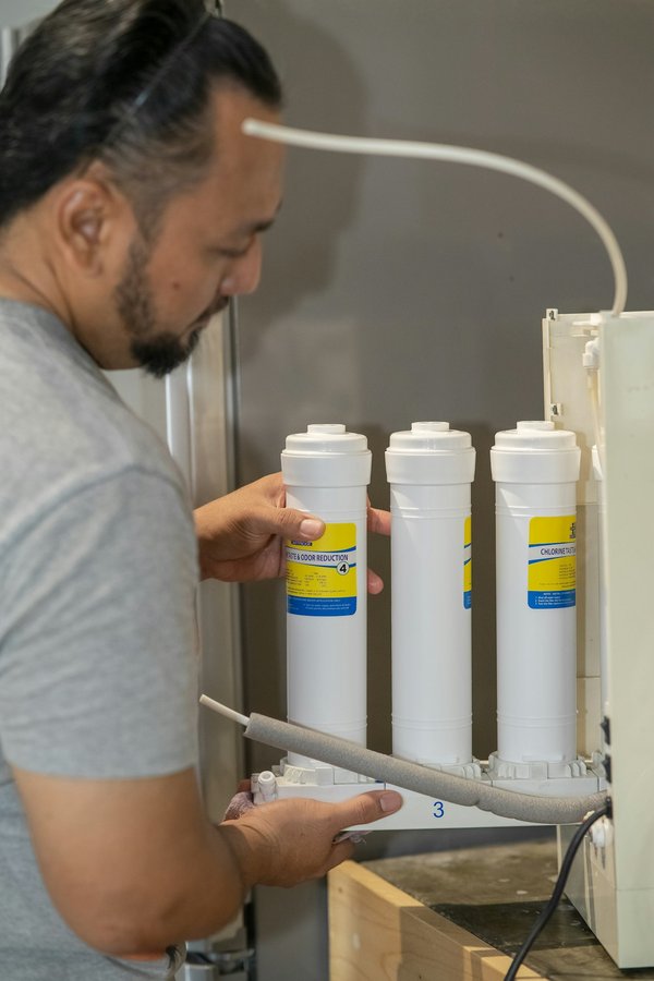 Filtre à eau par gravité : une purification accessible à tous